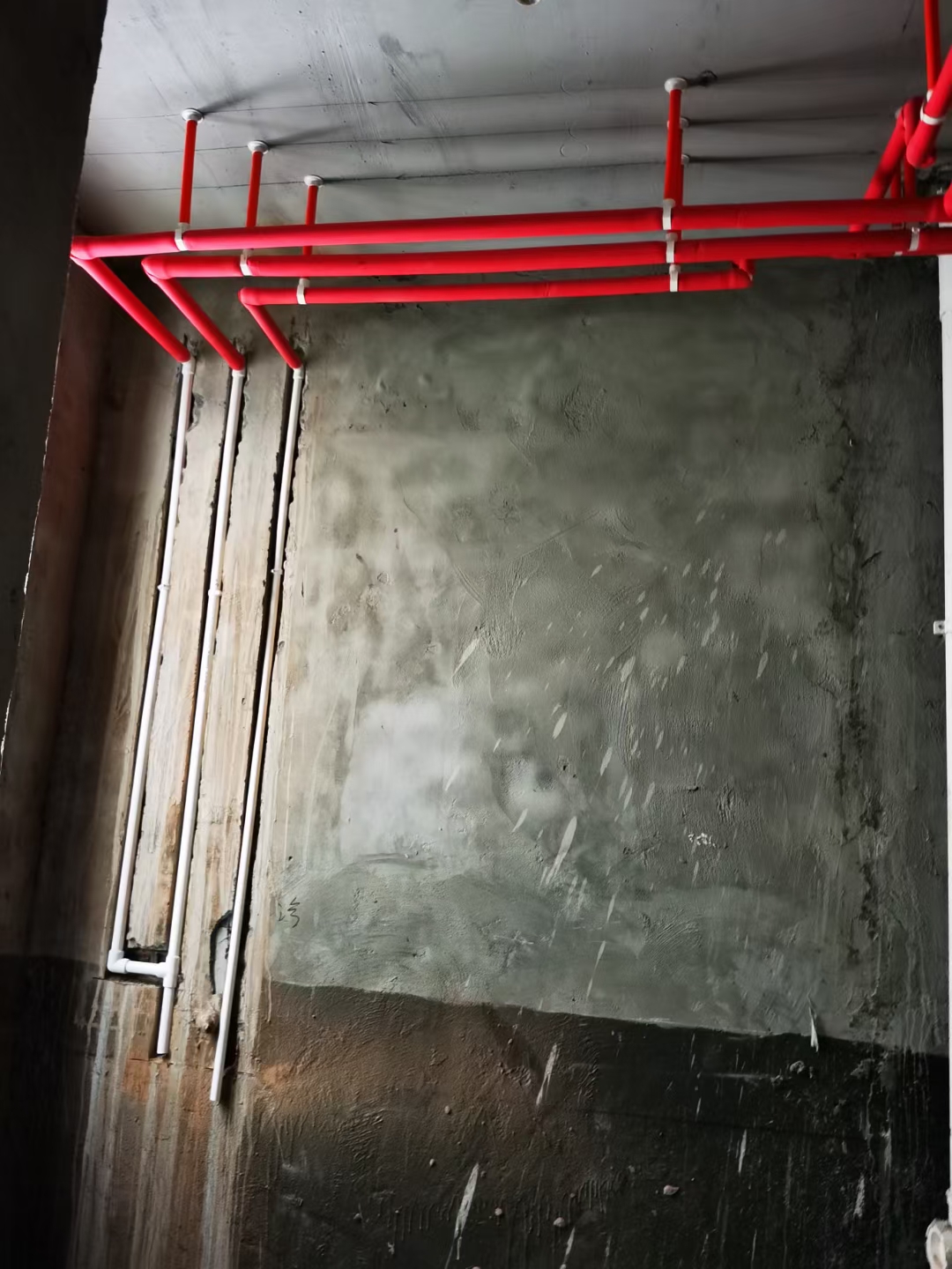 成都碧桂园十里源墅水電(diàn)改造装修施工现场图