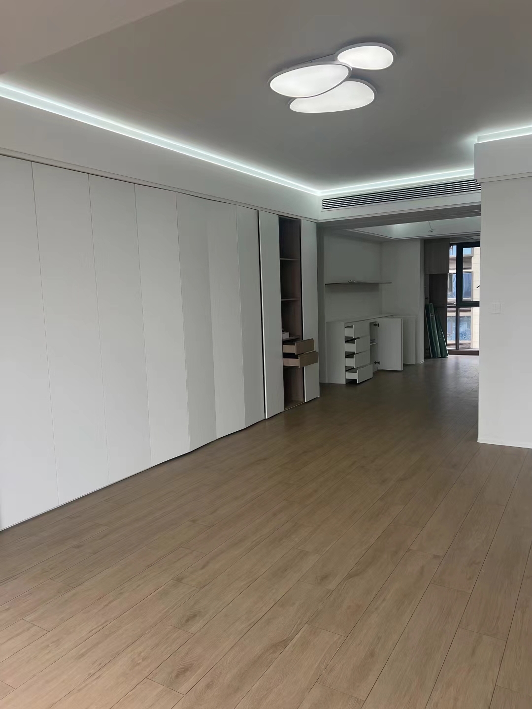 成都装修-成都装修施工队-電(diàn)建地产長(cháng)运东安
