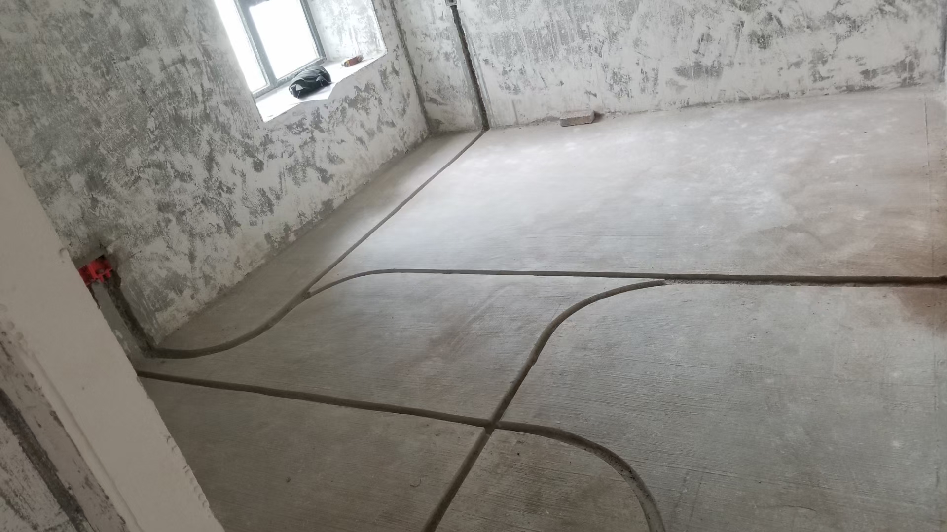 成都蔚蓝卡地亚花(huā)园城水電(diàn)改造施工现场图