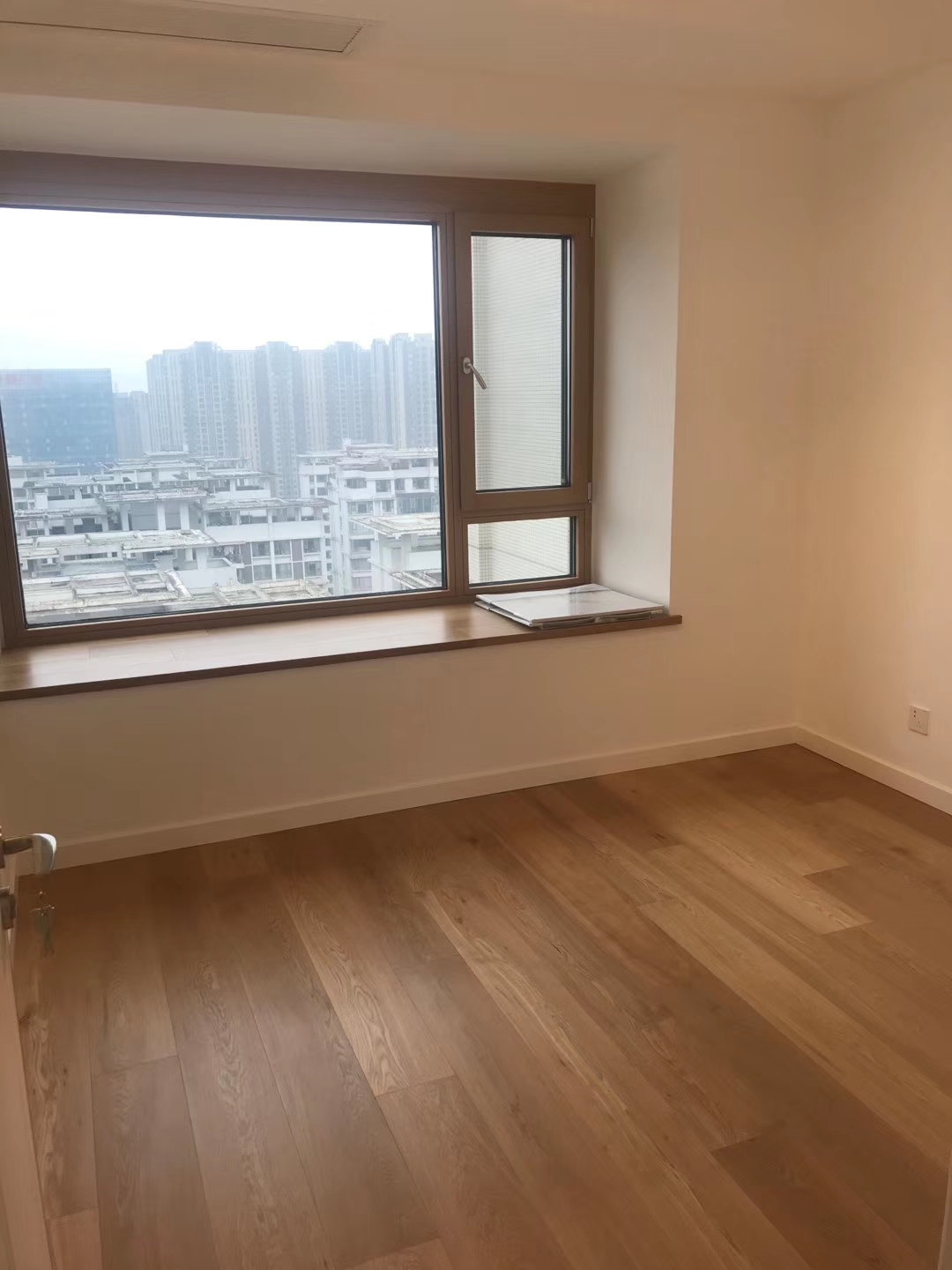 成都乐颂居装修完工效果图（手机实景拍摄）