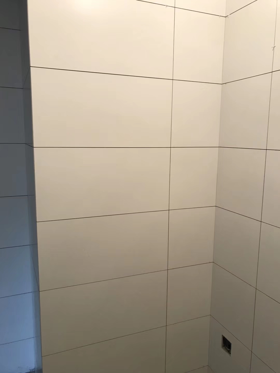 美泉纪装修厨卫贴砖施工现场实拍