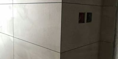 成都三利云锦装修施工现场贴砖验收图