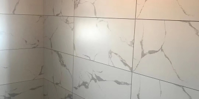 成都装修施工现场图（贴砖，墙面铲除）